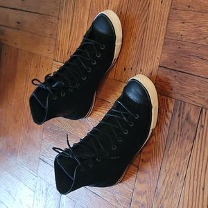 Dainty Chuck Taylor Converse Suede Hightops Size 6.5